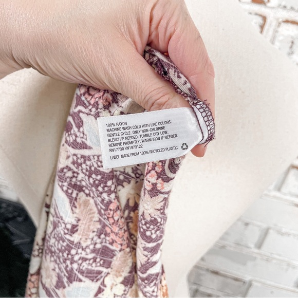 AVA & VIV Burgundy Tan Yellow Pink Floral Boho Flowy 3/4 Sleeve V-neck 1X - Picture 9 of 9